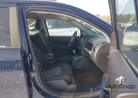 2016 Jeep Compass Sport z USA, uszkodzony, nr VIN 1C4NJDBB7GD556544